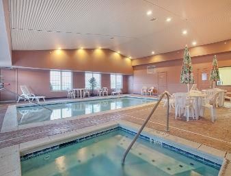 Ramada By Wyndham Sparta/at Speedway 3*
