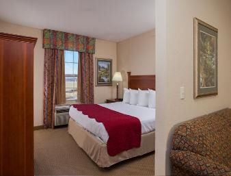Ramada By Wyndham Sparta/at Speedway 3*