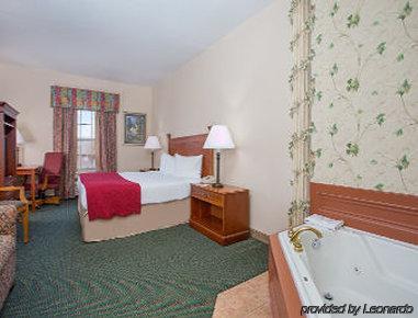 Hotel Ramada By Wyndham Sparta/at Speedway